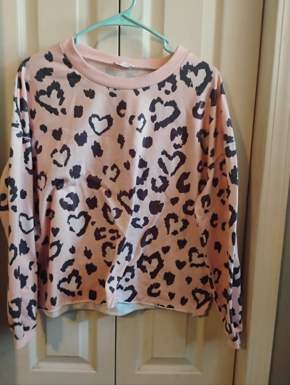 Pink Lily Heart Leopard Print Crewneck Sweatshirt Size XS